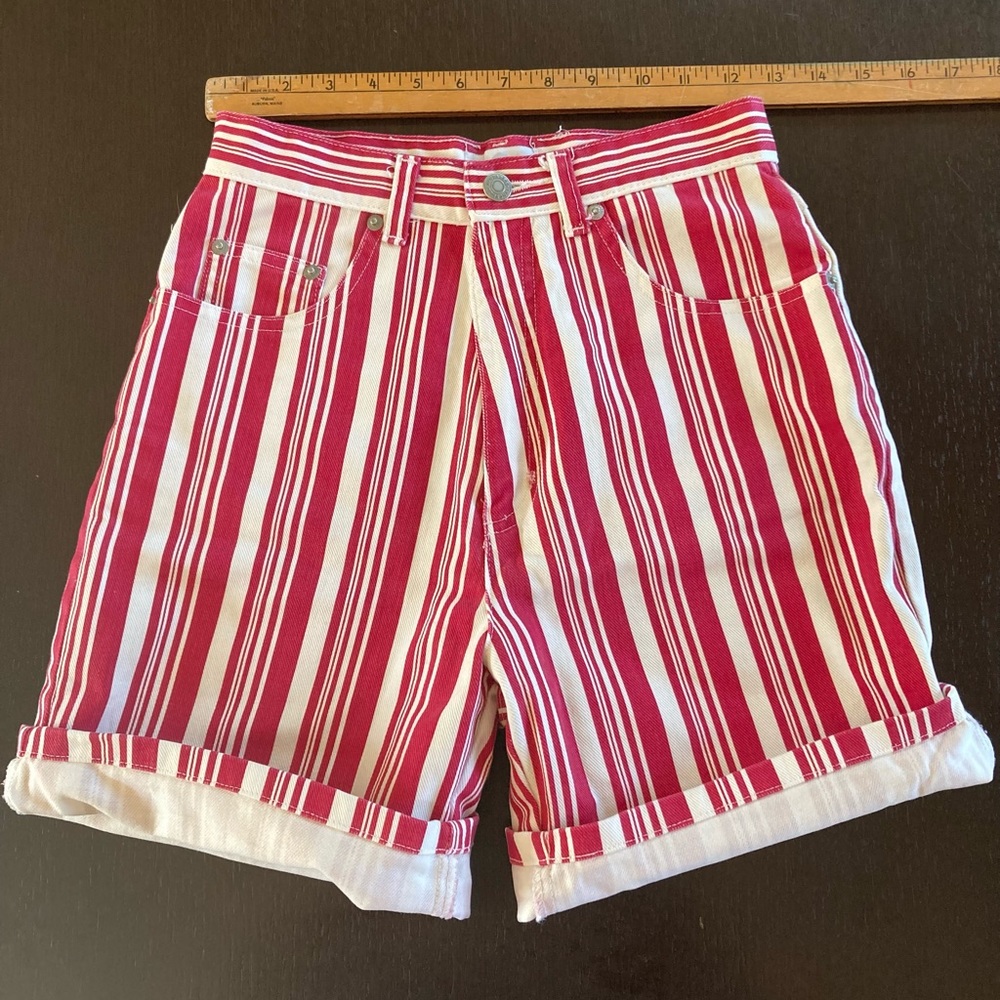 High Waisted Vintage 90s Red/White Stripe Shorts